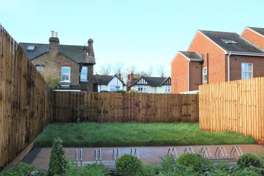Appartamento Marvellous New Build 2 Bed Flat - 1 Ophelia Court Epsom Esterno foto